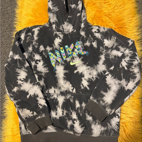 Nike Gray and White Hoodie - Picture 1 of 3